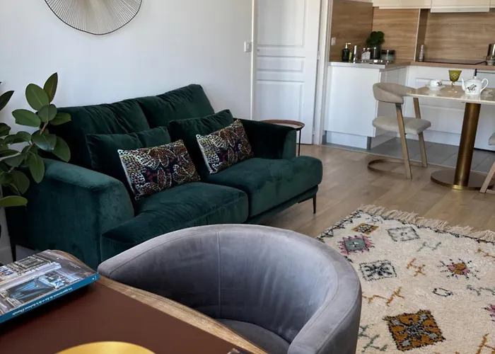 Cocoon Retreat * Chantilly